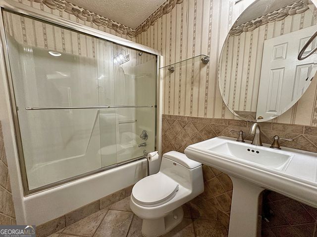 112 Greenbriar Trail, Lagrange, GA 30241