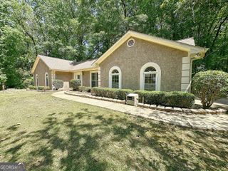 112 Greenbriar Trail, Lagrange, GA 30241