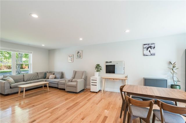 100 East View Avenue, Cranston, RI 02920