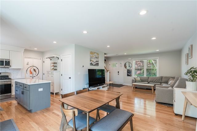 100 East View Avenue, Cranston, RI 02920