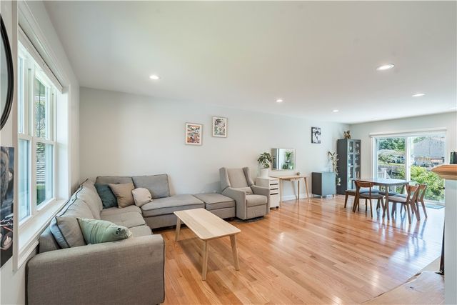 100 East View Avenue, Cranston, RI 02920
