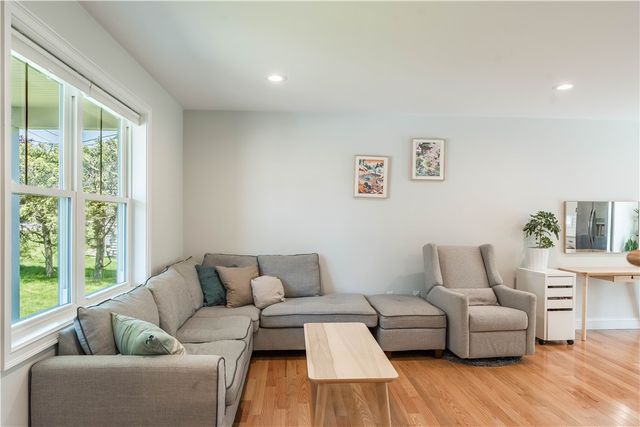 100 East View Avenue, Cranston, RI 02920