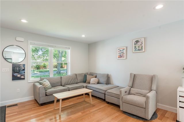 100 East View Avenue, Cranston, RI 02920