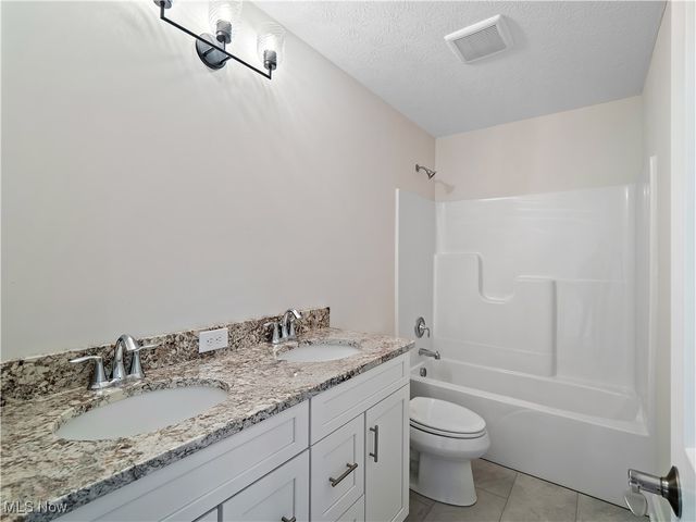21032 Breckenridge Lane, Strongsville, OH 44149