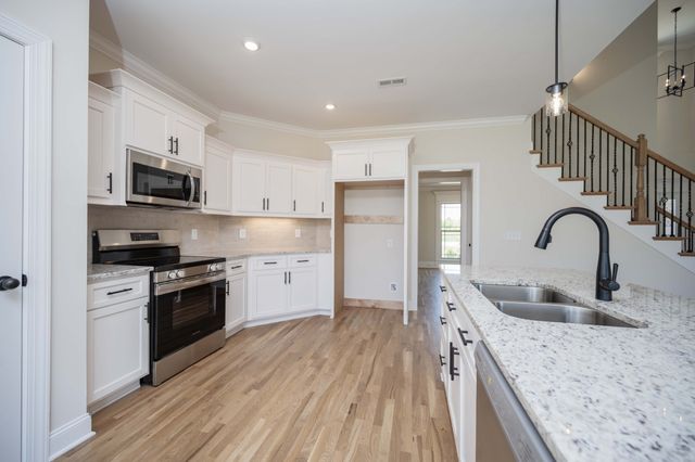 5414 Walnut Farms Blvd, Christiana, TN 37037