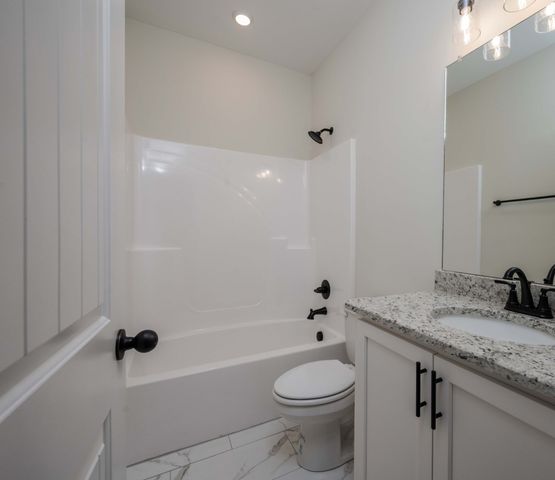5414 Walnut Farms Blvd, Christiana, TN 37037