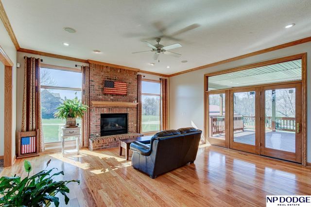 7657 Saddle Drive, Papillion, NE 68046