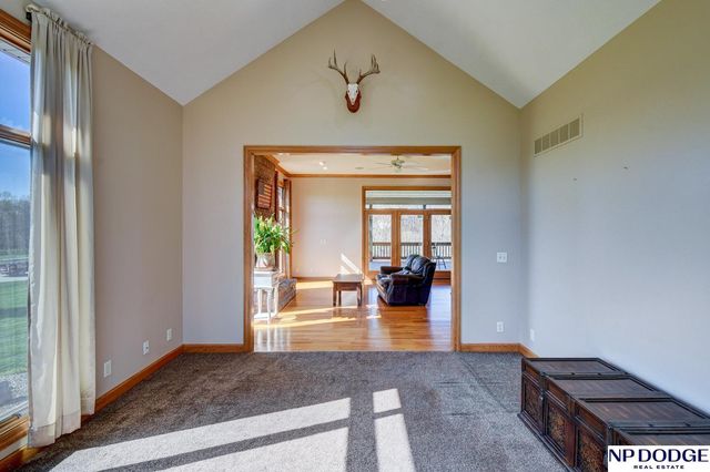 7657 Saddle Drive, Papillion, NE 68046