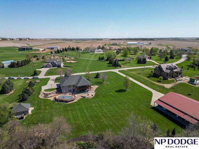 7657 Saddle Drive, Papillion, NE 68046