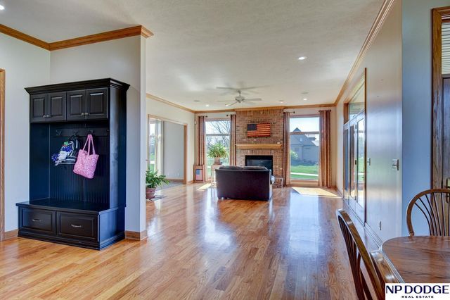 7657 Saddle Drive, Papillion, NE 68046
