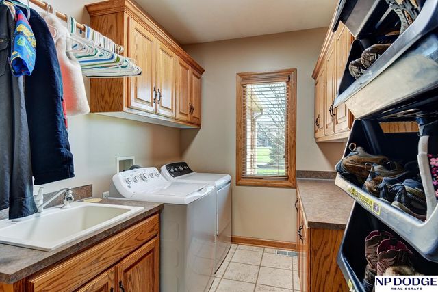 7657 Saddle Drive, Papillion, NE 68046
