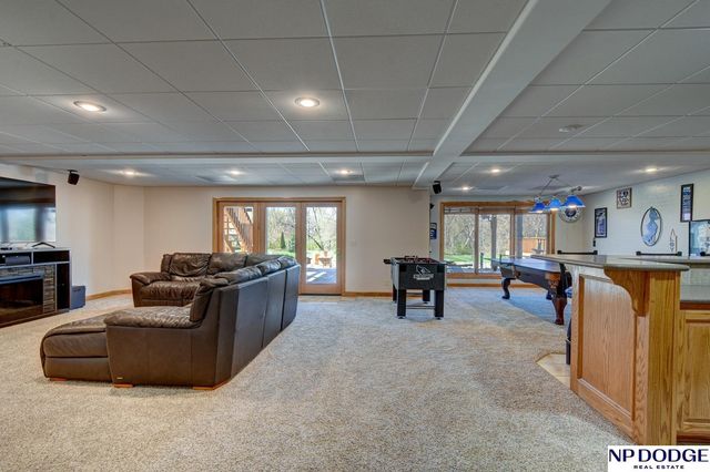 7657 Saddle Drive, Papillion, NE 68046