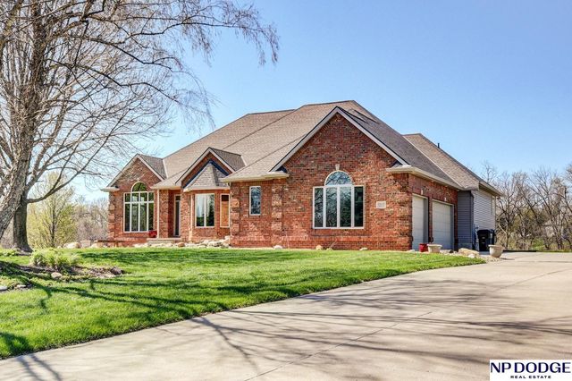 7657 Saddle Drive, Papillion, NE 68046