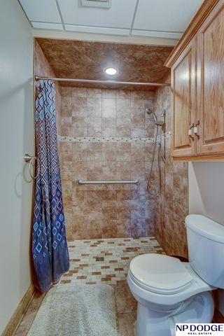7657 Saddle Drive, Papillion, NE 68046
