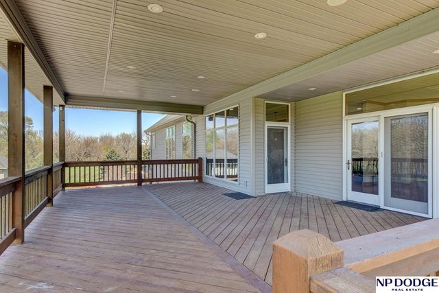 7657 Saddle Drive, Papillion, NE 68046