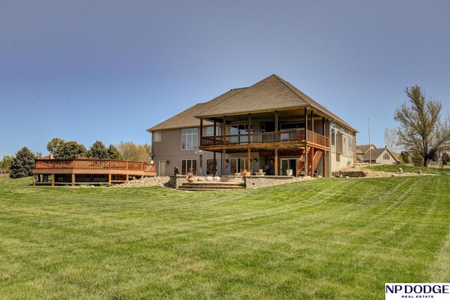 7657 Saddle Drive, Papillion, NE 68046