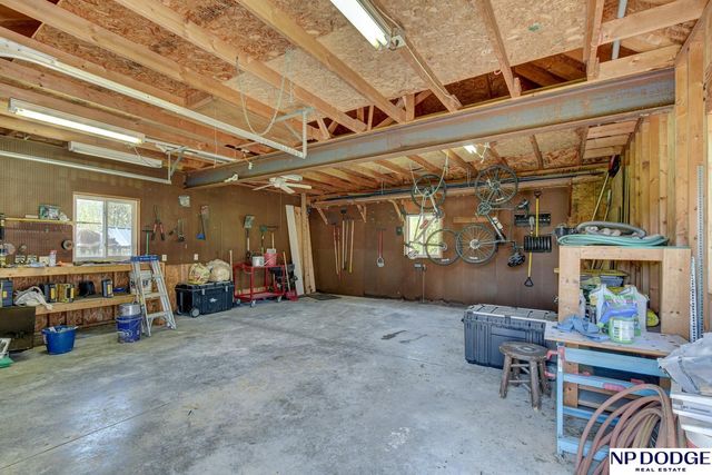 7657 Saddle Drive, Papillion, NE 68046