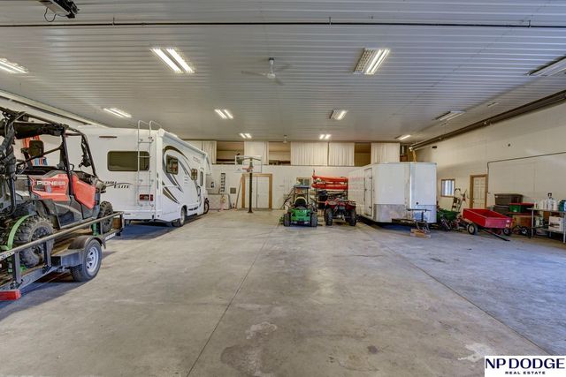 7657 Saddle Drive, Papillion, NE 68046