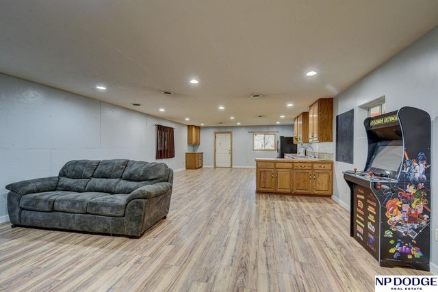 7657 Saddle Drive, Papillion, NE 68046