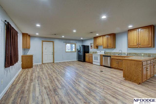 7657 Saddle Drive, Papillion, NE 68046