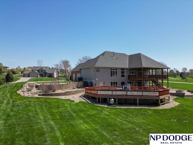 7657 Saddle Drive, Papillion, NE 68046
