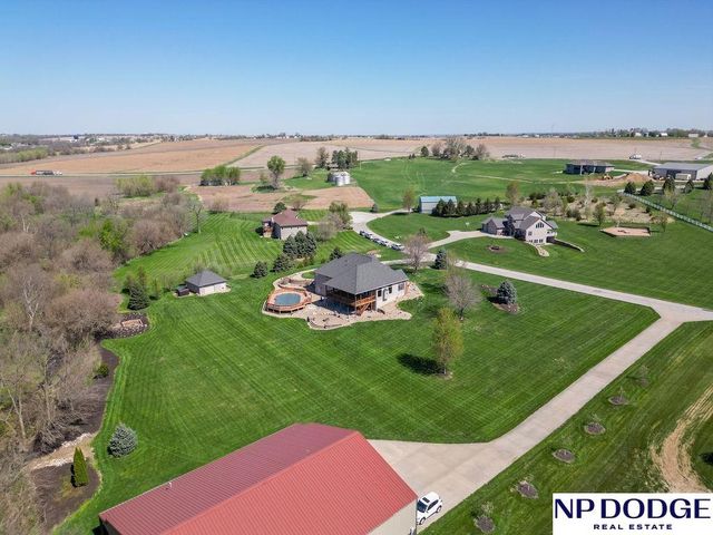 7657 Saddle Drive, Papillion, NE 68046