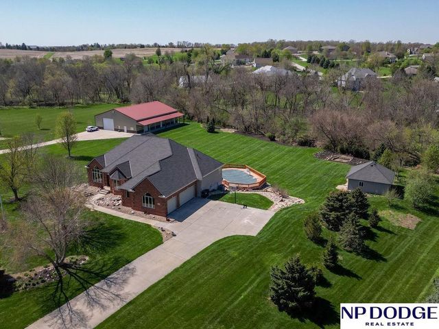 7657 Saddle Drive, Papillion, NE 68046