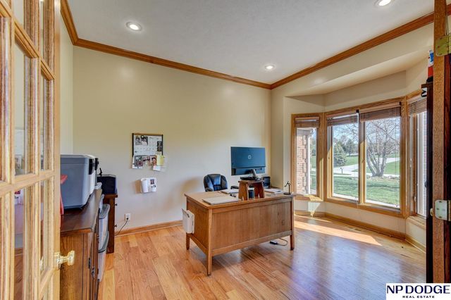7657 Saddle Drive, Papillion, NE 68046