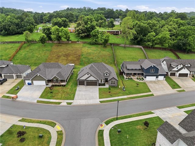 1229 Bunker Drive, Pea Ridge, AR 72751
