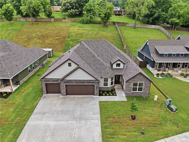 1229 Bunker Drive, Pea Ridge, AR 72751