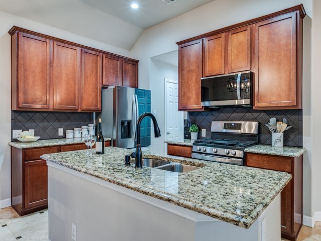 1637 Spanish Moss Way, Savannah, TX 76227