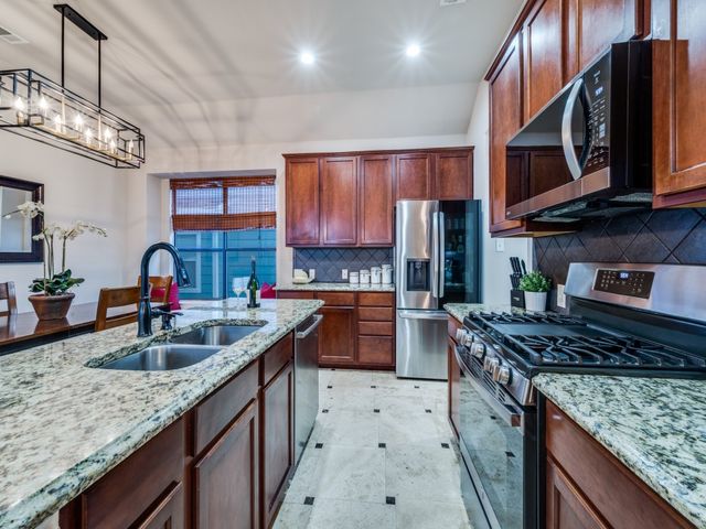 1637 Spanish Moss Way, Savannah, TX 76227