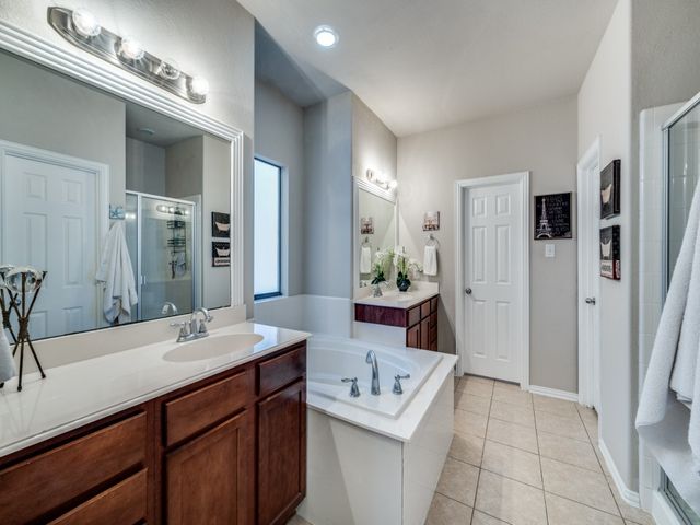 1637 Spanish Moss Way, Savannah, TX 76227