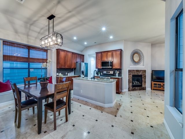 1637 Spanish Moss Way, Savannah, TX 76227