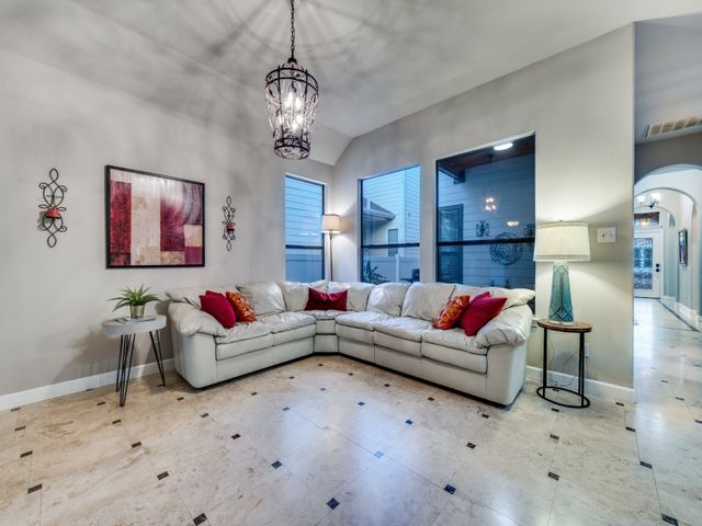 1637 Spanish Moss Way, Savannah, TX 76227