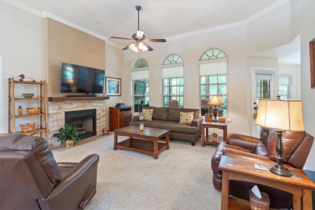 4 Brougham Lane, Bella Vista, AR 72714