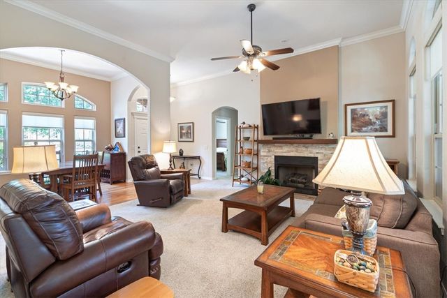 4 Brougham Lane, Bella Vista, AR 72714