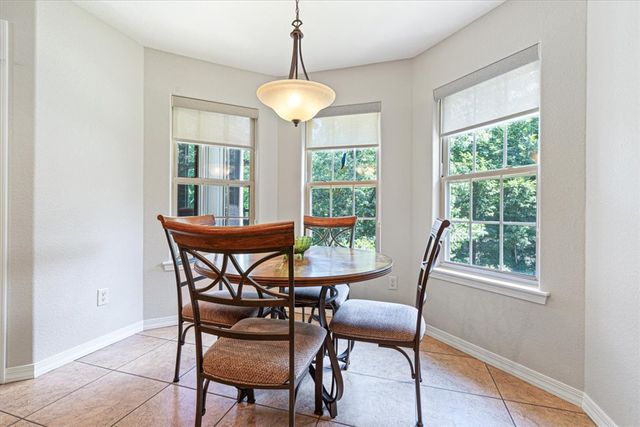 4 Brougham Lane, Bella Vista, AR 72714