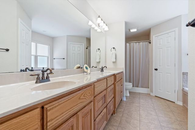 4 Brougham Lane, Bella Vista, AR 72714