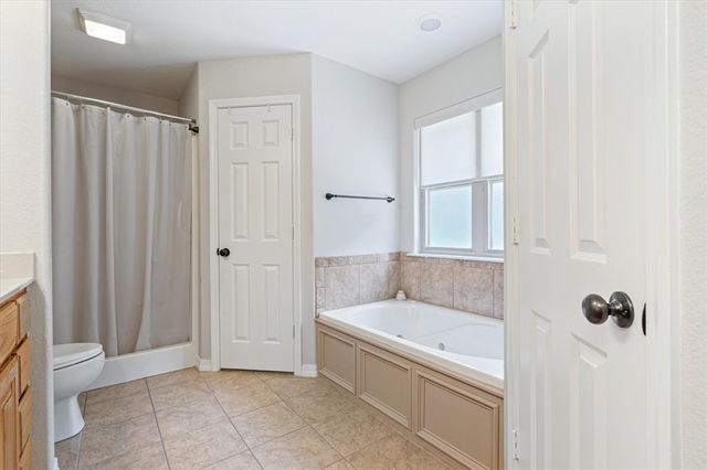 4 Brougham Lane, Bella Vista, AR 72714