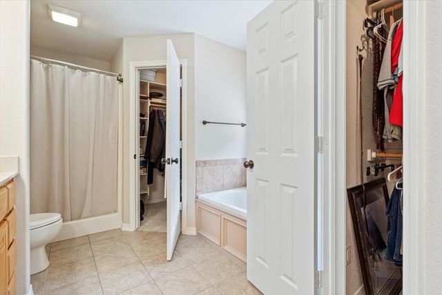 4 Brougham Lane, Bella Vista, AR 72714