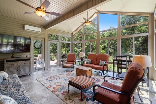 4 Brougham Lane, Bella Vista, AR 72714