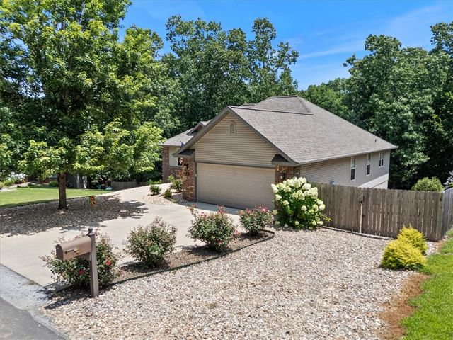 4 Brougham Lane, Bella Vista, AR 72714