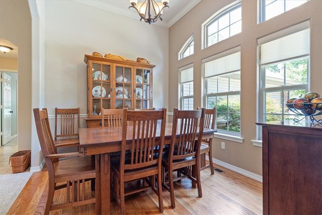 4 Brougham Lane, Bella Vista, AR 72714