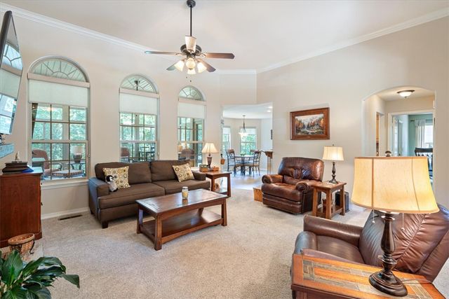 4 Brougham Lane, Bella Vista, AR 72714