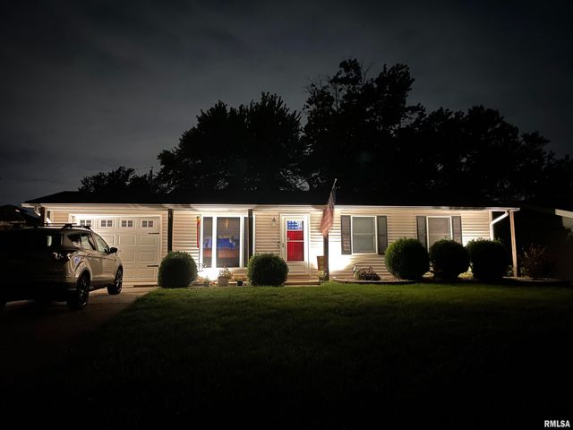208 S MEADOWVIEW Lane, Washington, IL 61571