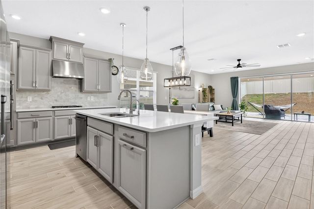 2915 CREST WAVE DRIVE, Clermont, FL 34711