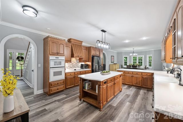 9470 Hutchinson Lane, Charlotte, NC 28216