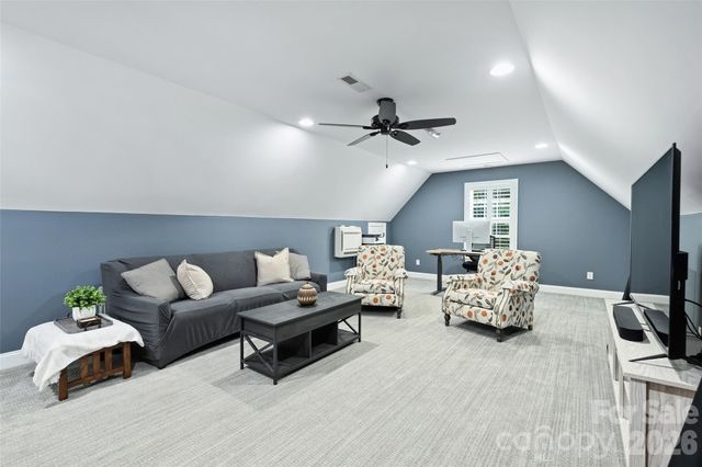 9470 Hutchinson Lane, Charlotte, NC 28216