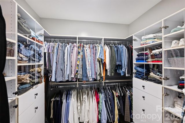 9470 Hutchinson Lane, Charlotte, NC 28216